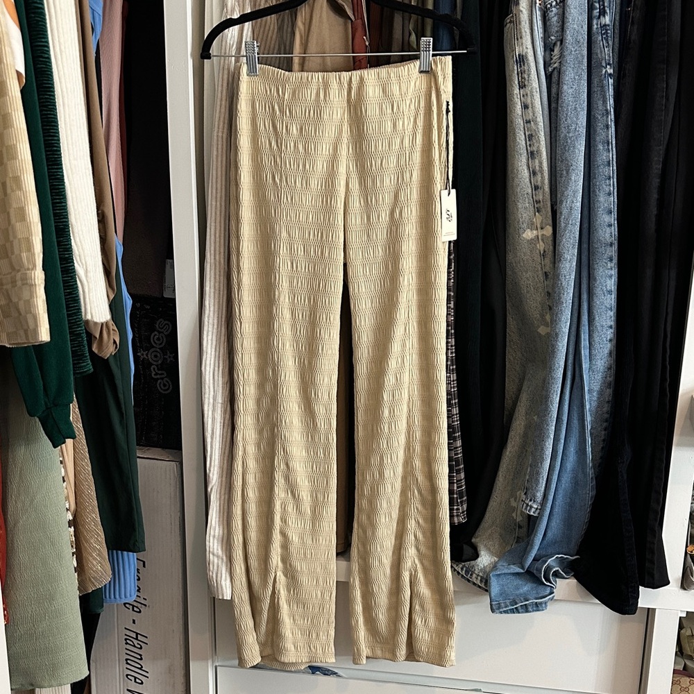NWT! Flare Cream Pants with Split Hem | S